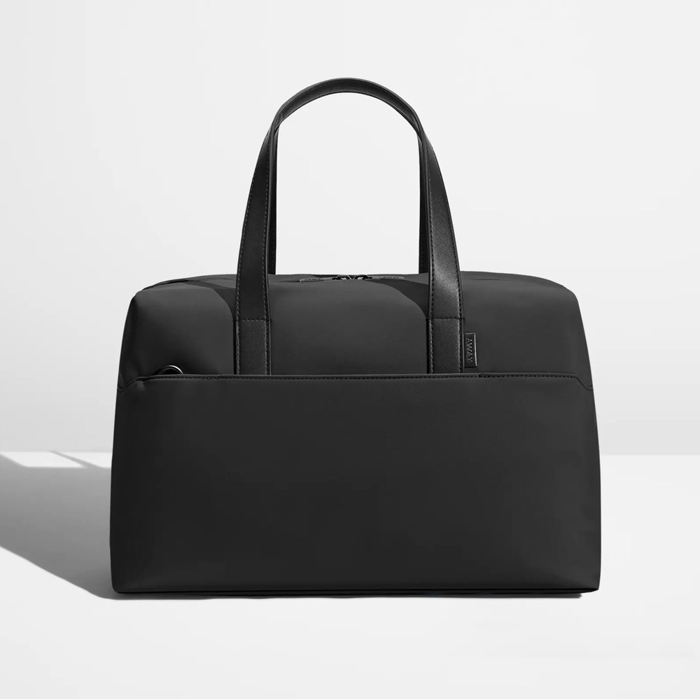 AWAY Travel The Everywhere Bag in Jet Black - Picture 4 of 7